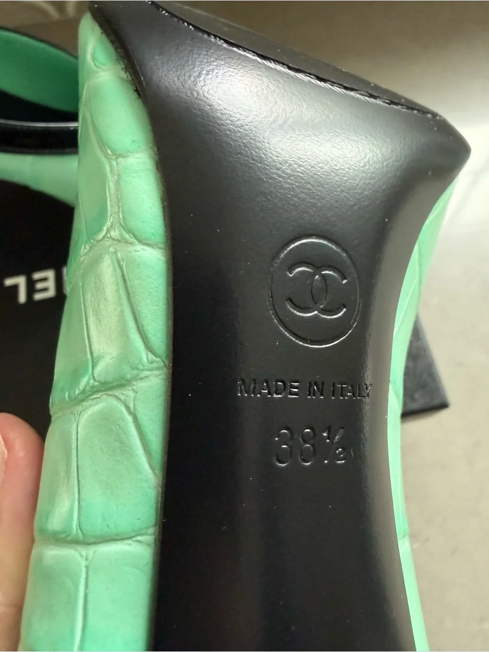 CHANEL bnwt 26s